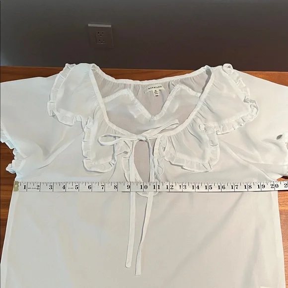 Max Studio White Ruffle Top Size M - Picture 5 of 13